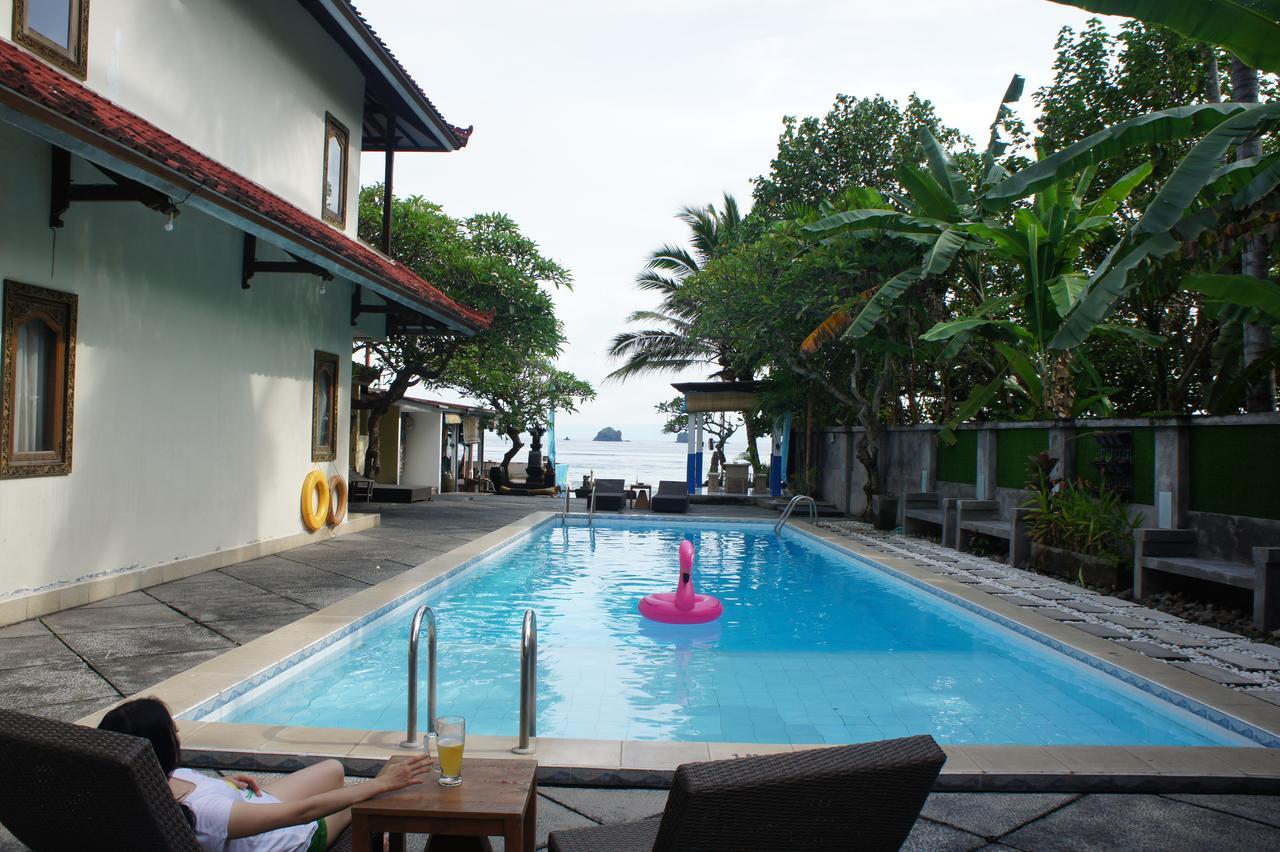 At The Beach Candidasa Hotel Exterior foto